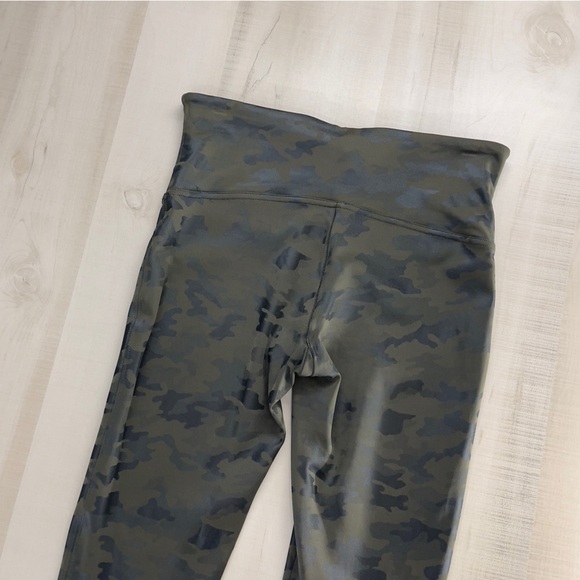 SPANX x Anthropologie shiny camo green slimming high rise leggings L - Picture 5 of 7